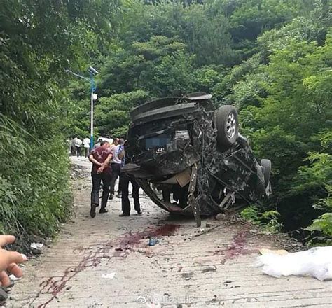重庆4名干部下乡扶贫发生交通事故 致3死1伤 - 国内动态 - 华声新闻 - 华声在线