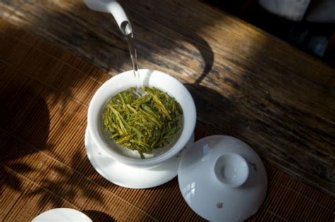 泡茶方法：怎么冲泡绿茶？教你绿茶的冲泡方法 | 爱茶叙茶叶商城-爱茶叙私房茶官网