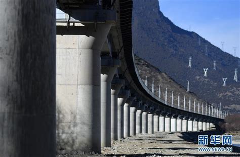 拉萨至林芝铁路6月25日开通运营，结束藏东南地区不通铁路的历史