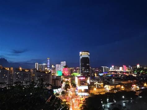 广西柳州：集镇展新颜-人民图片网
