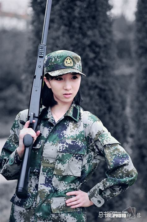 高清:解放军驻西藏部队成立首个女兵侦控站--军事--人民网