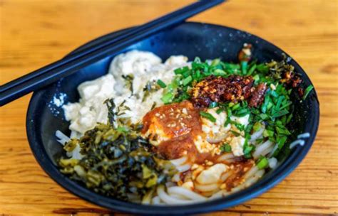 2023云县土鸡米线-老昆明豆花米线美食餐厅,豆花米线是昆明有名的小吃。...【去哪儿攻略】