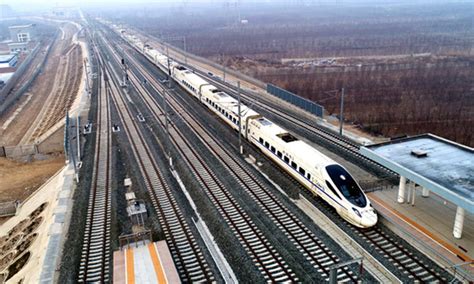 今早，京张高铁冬奥列车开启赛时运输服务