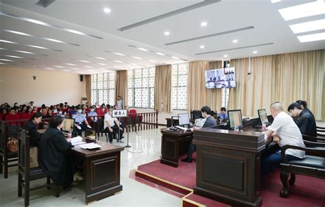 江夏区人民法院刑事审判庭在我院S1-107室模拟法庭对朱某毒品交易刑事案进行公开审判
