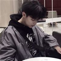 非主流自卑男生头像