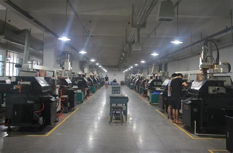 媒体团实地探访亮晶可丽耐工厂总部，打卡“创新质造”标杆_凤凰网