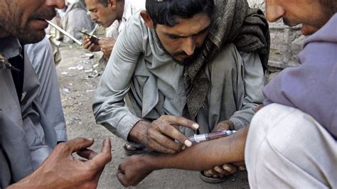 巴基斯坦西北部爆炸袭击死亡人数升至32人_凤凰网视频_凤凰网