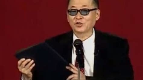 李敖在北京大学演讲 随后还给学校准备了一个神秘礼物_凤凰网视频_凤凰网