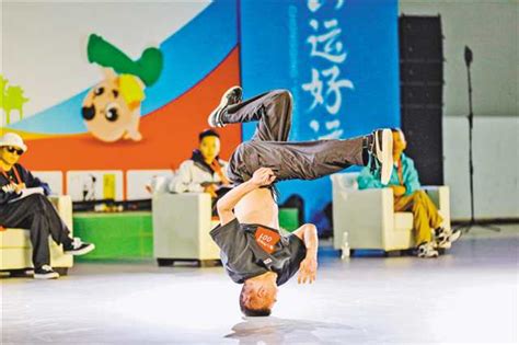 动感地带·2022中国街舞联赛开幕，街舞成了年轻人的体育新选择_凤凰网体育_凤凰网