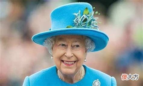 英国女王最爱的6个扮靓单品，你有哪些？ - 知乎