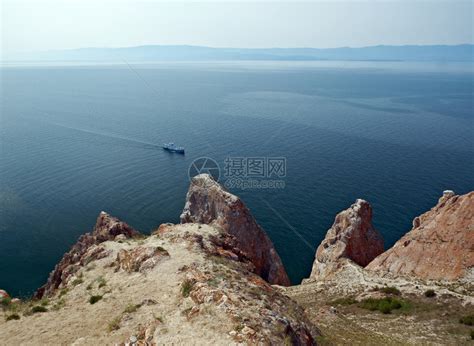 西伯利亚,地形,贝加尔湖,前面,火车,栏杆,跨西伯利亚,俄罗斯,水,天空摄影素材,汇图网www.huitu.com