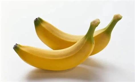 香蕉是口臭，高血压，失眠的死对头，每天吃点它，全家很健康！