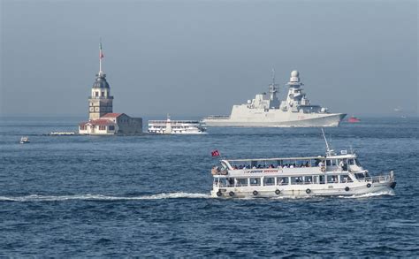 2019年4月21日，波兰海军指挥官与北约舰艇一起进行训练演习