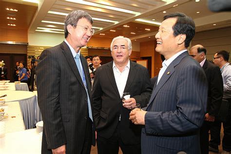 图文：IMF总裁特别顾问朱民与嘉宾对话_会议讲座_新浪财经_新浪网