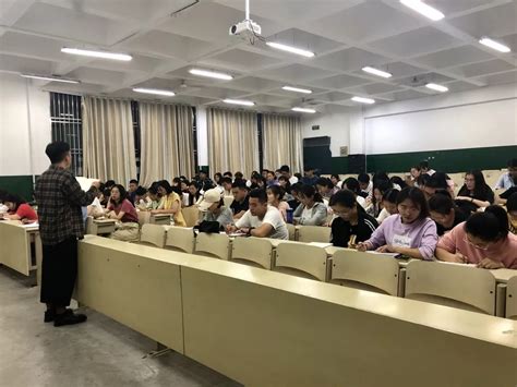 外国语学院召开第七周学生干部例会-菏泽学院外国语学院