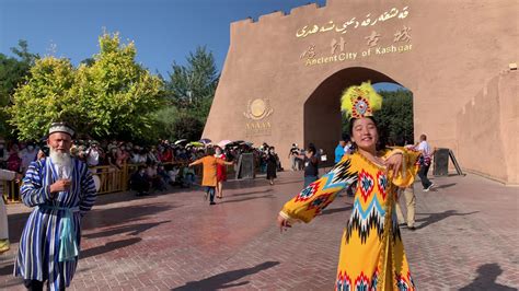 新款新疆舞蹈服装演出服女成人民族风维吾尔族现代表演服装女长裙-阿里巴巴
