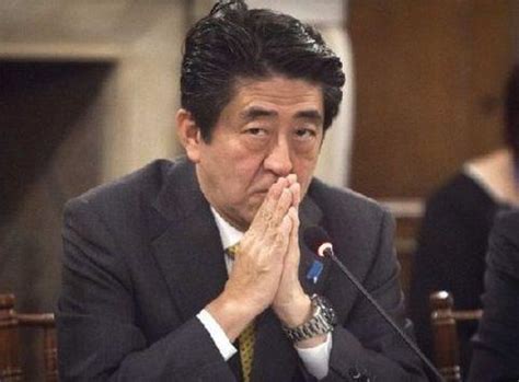 日本首相安倍晋三宣布辞职之后 再度进入医院治疗