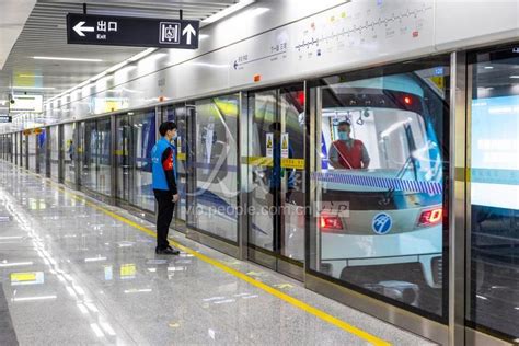 浙江宁波：地铁5号线开启免费试乘体验-人民图片网