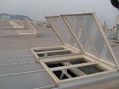 气动排烟天窗-江苏圣瑞思建筑技术有限公司