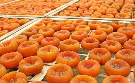 上万吨柿饼被非法染色，你吃的柿饼安全吗？这样做才能不被伤害