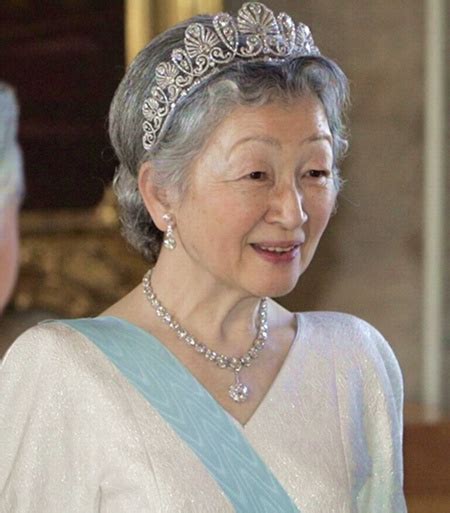 日本皇后美智子当年访美玉照_历史千年