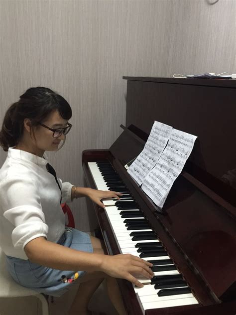 暑期钢琴培训班兴趣班钢琴考级艺考招生宣传-H5模板_人人秀H5_rrx.cn