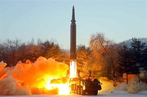 韩媒称朝鲜今天向东部海域发射不明飞行器，汪文斌回应_手机新浪网