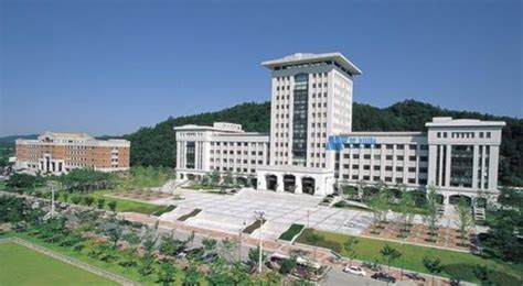 韩国私立大学学费一般比公立大学贵多少？