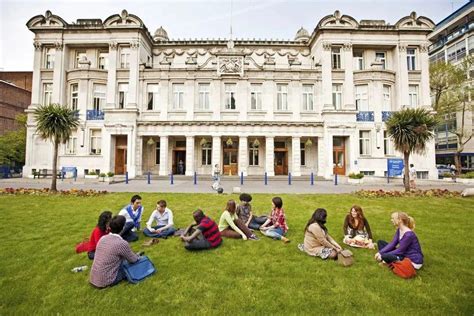 伦敦玛丽女王大学2021年最新入学政策