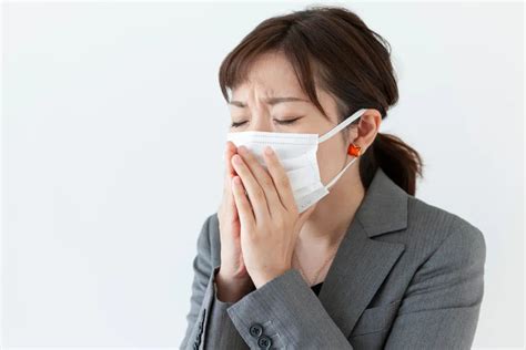 咳中带痰！你知道黄痰和白痰哪个厉害？ 它们的区别你搞清楚了吗