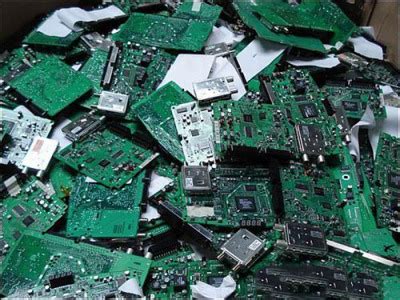 镜头下的世界最大电子垃圾处理场：广东贵屿