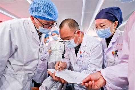 甘肃张掖：医护人员积极报名参加援助上海医疗队-人民图片网
