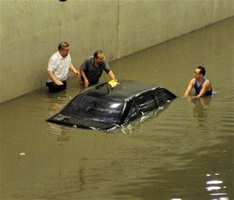 【图】交通瘫痪/人车被淹 北京暴雨过后的思考_汽车之家