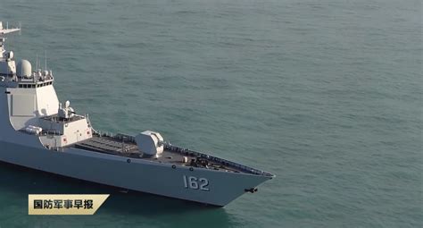 052DL型导弹驱逐舰“南宁”舰抵达阿联酋