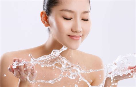 秋冬季护肤小常识，4个补水小方法让肌肤保湿更滋润 ！ - 知乎