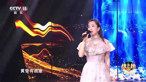 赵雅萱演唱《又见炊烟》，甜美如画的歌声，让人无比着迷！_腾讯视频