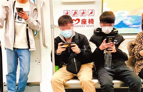 广西明年将发布规范：禁止地铁内外放电子设备声音_手机新浪网