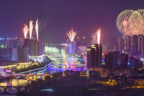 图集| 跨年焰火点亮浏阳夜空 - 资讯 - 新湖南