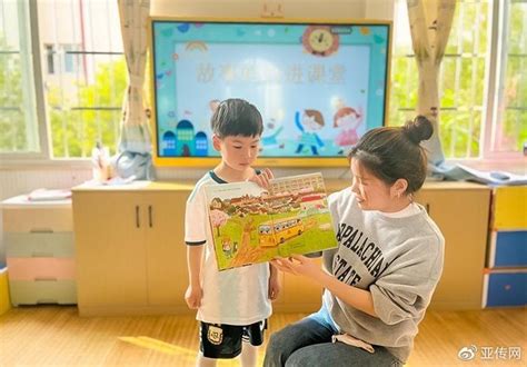 童音美校园 书香润心田 ——外国语小学举行二年级语文整班朗读比赛
