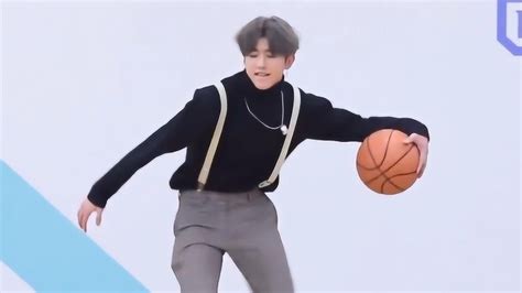 偶像练习生：蔡徐坤自我介绍！喜欢篮球跳舞的帅气