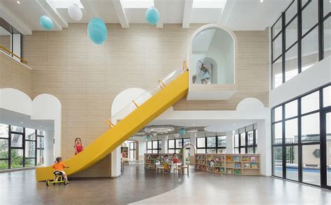 现代大气的原木色高端省级示范幼儿园装修设计案例_郑州幼儿园设计-站酷ZCOOL