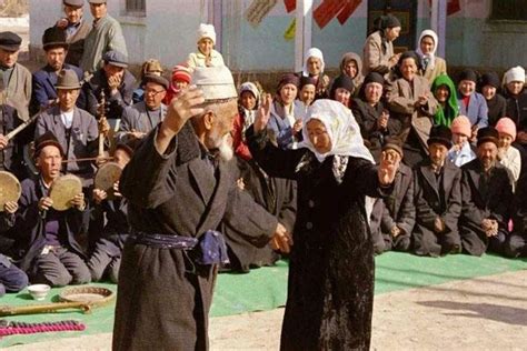 新疆维吾尔木卡姆艺术：东方音乐明珠，中国非物质文化遗产