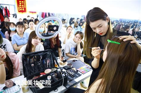 美妆培训展板宣传图片_红动中国