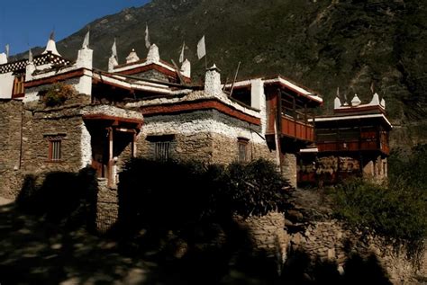 中国藏式传统建筑有哪些基本的特点？_凤凰网