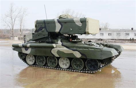 世界顶级喷火坦克！TOS-1有何优点？全重46吨行驶速度为60公里！