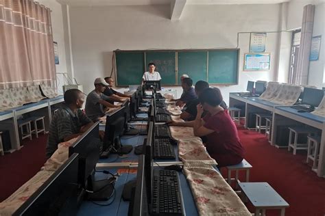 电子工程学院青年志愿者开展暑期实践活动——乡村干部电脑业务培训