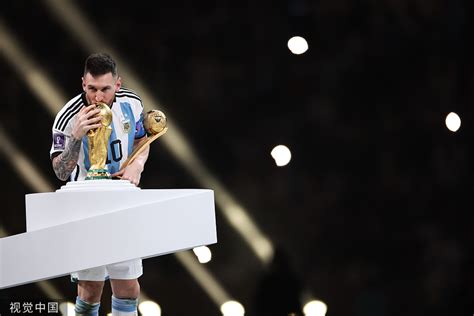 高光世界杯｜36年后，阿根廷再夺冠！梅西圆梦亲吻大力神杯|莱昂内尔·梅西|大力神杯|阿根廷_新浪新闻