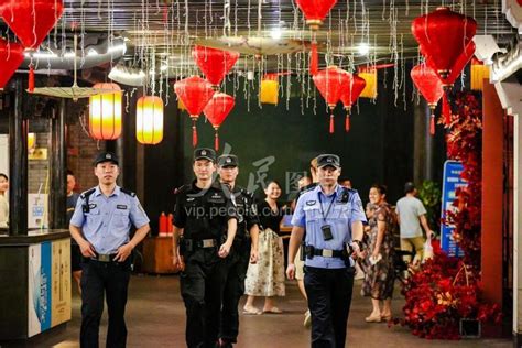 安徽铜陵：“夜经济”点亮江南水镇-人民图片网