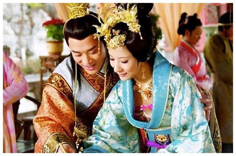 明朝第八位皇帝朱见深，一生只爱一个女人，老婆比他年长17岁 - 爱历史