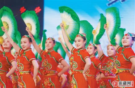 “一起来跳新疆舞”乌鲁木齐广场舞展演活动举办 -中国旅游新闻网